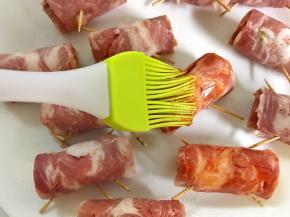 表面刷上叉烧酱。