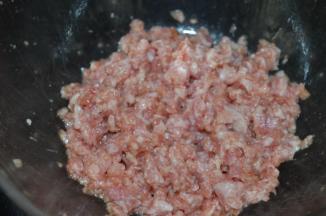 搅拌均匀，稍微腌制30分钟