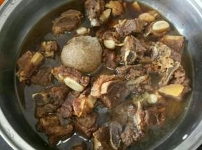 压好重新倒回汤锅。