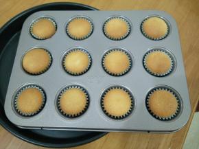 然后放到预热好的烤箱，上管150度.下管140度，烤16分钟。