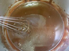 加入玉米油搅拌均匀，无油点颗粒