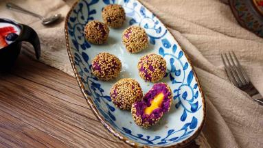 美味香浓的燕麦紫薯芝士球就烤好了。