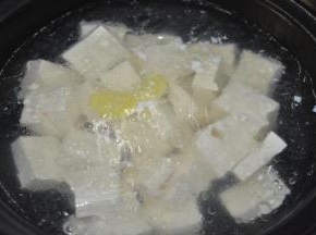 煮至汤烧开后转小火煮30分钟