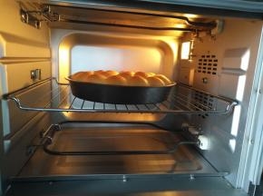 放入预热好的烤箱中下层上火160度下火150度20分钟