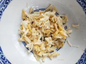 一捏就成丝。