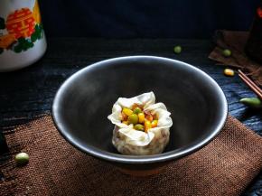 香喷喷的烧麦出锅啦，取一个烧麦好好拍一下！