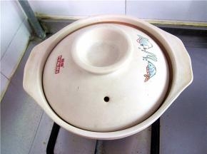 盖上锅盖大火烧开，小火炖煮30分钟