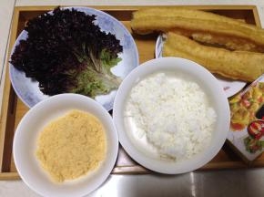 准备食材，米饭扒松