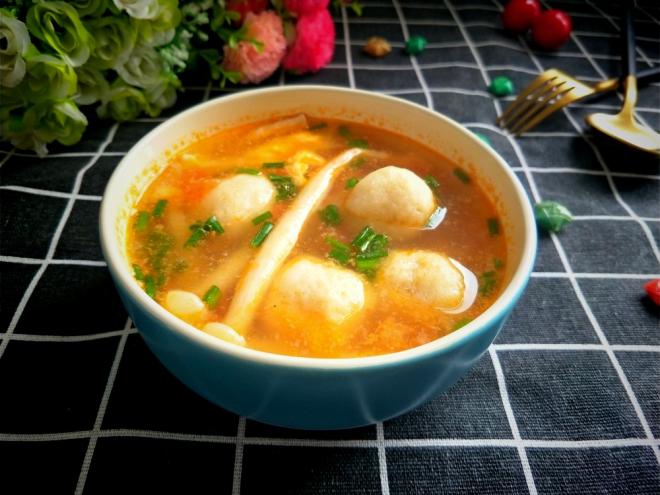 番茄海鲜菇鱼丸汤