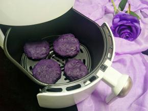 来个近照，然后转5-10分钟，看你的紫薯饼大小个而定