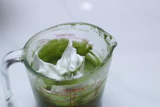 取一小勺放入步骤2中拌匀。