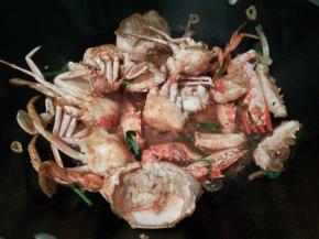 生抽2勺，盐半勺调味