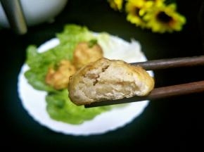 来一个。外脆内嫩的豆腐丸子，你今天吃了吗