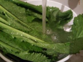 自来水冲洗干净