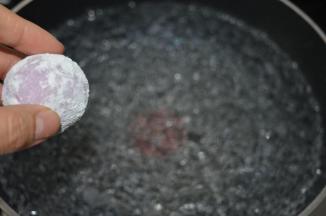 大火，烧一锅开水、放入汤圆