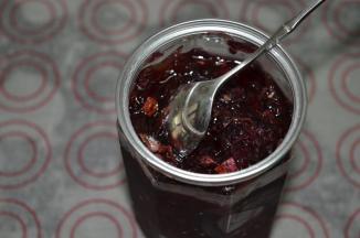 这个买的玫瑰糖，当然，自己做的最好啦，可是，这个挺花时间的，所以还是买吧。