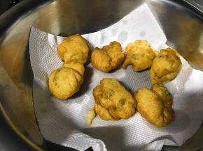 闻到香味了吗？移到盆子里，吸去多余油