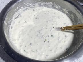 搅拌至无干粉颗粒。