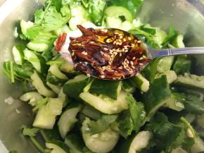 辣椒油一汤匙。