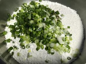 直接加入面粉里。