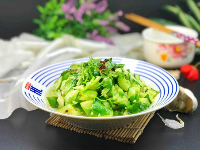 清脆爽口黄瓜小菜