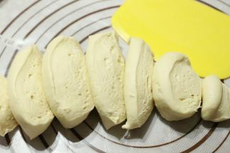 取出排气切成小块。