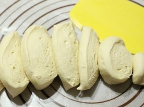 取出排气切成小块。