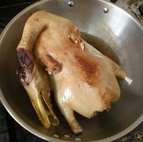 继续煎至其他面都变黄。