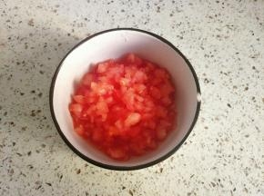 西红柿剁碎