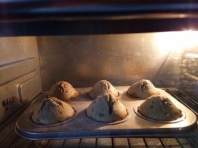 放入烤箱180度15-18分钟