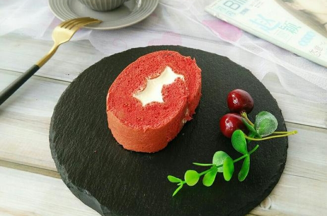 红丝绒蛋糕卷