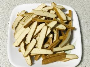 香干都切好了备用。