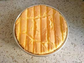 每次烤的都超出模具很多，硬扣在烤架上的痕迹比较明显