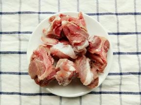 准备好洗干净的排骨