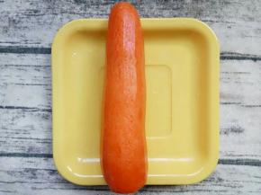 胡萝卜洗干净去皮