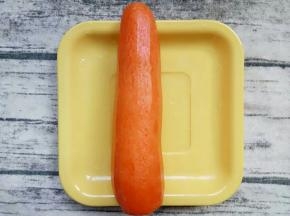 胡萝卜洗干净去皮