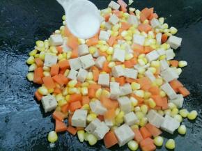 加入一勺盐，翻均