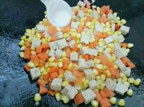 加入一勺盐，翻均