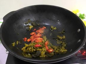放海带，红尖椒翻炒