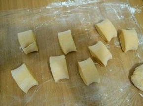 分割成八个剂子。