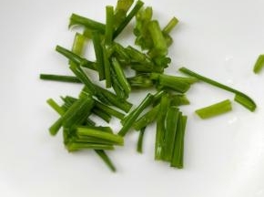 少许小香葱。