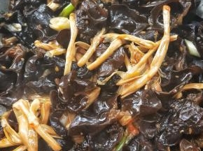 翻炒均匀。