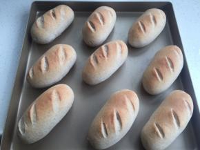 烤箱预热上下火180度，烤20分钟