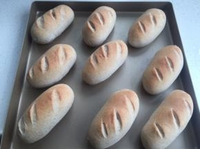 烤箱预热上下火180度，烤20分钟