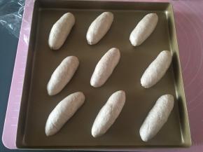 卷起收口朝下放入烤盘