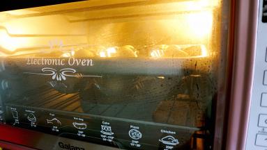 送进烤箱进行第二次醒发