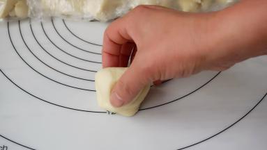 时间到，将面块折叠一下