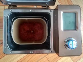 果酱熬到比较浓稠的时候就可以关火了