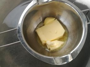 黄油隔水化开