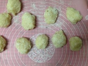 揪成大约40克左右一个的小剂子